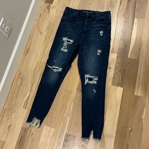 woman’s American Eagle skinny jeans, size 16